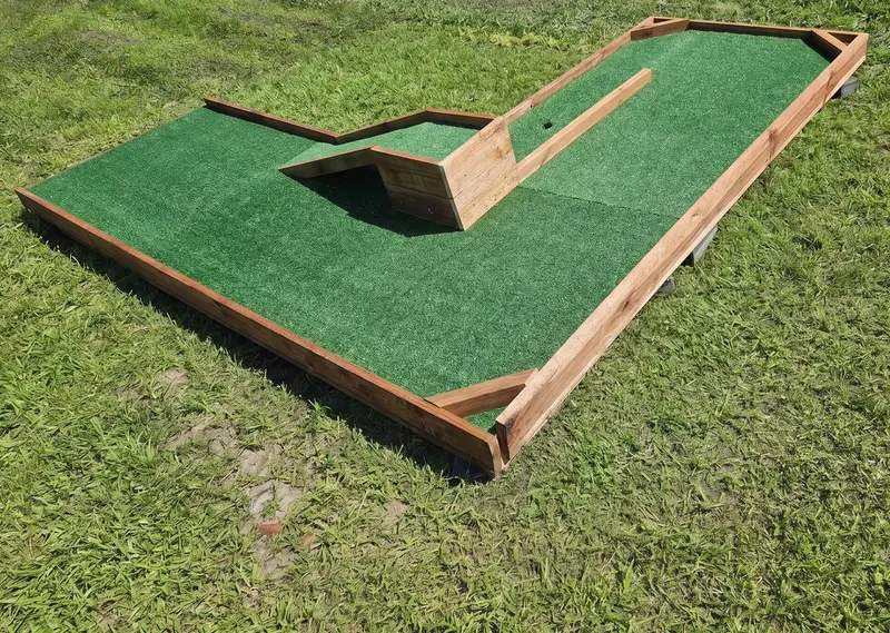 Rodzinny minigolf w Stegnie